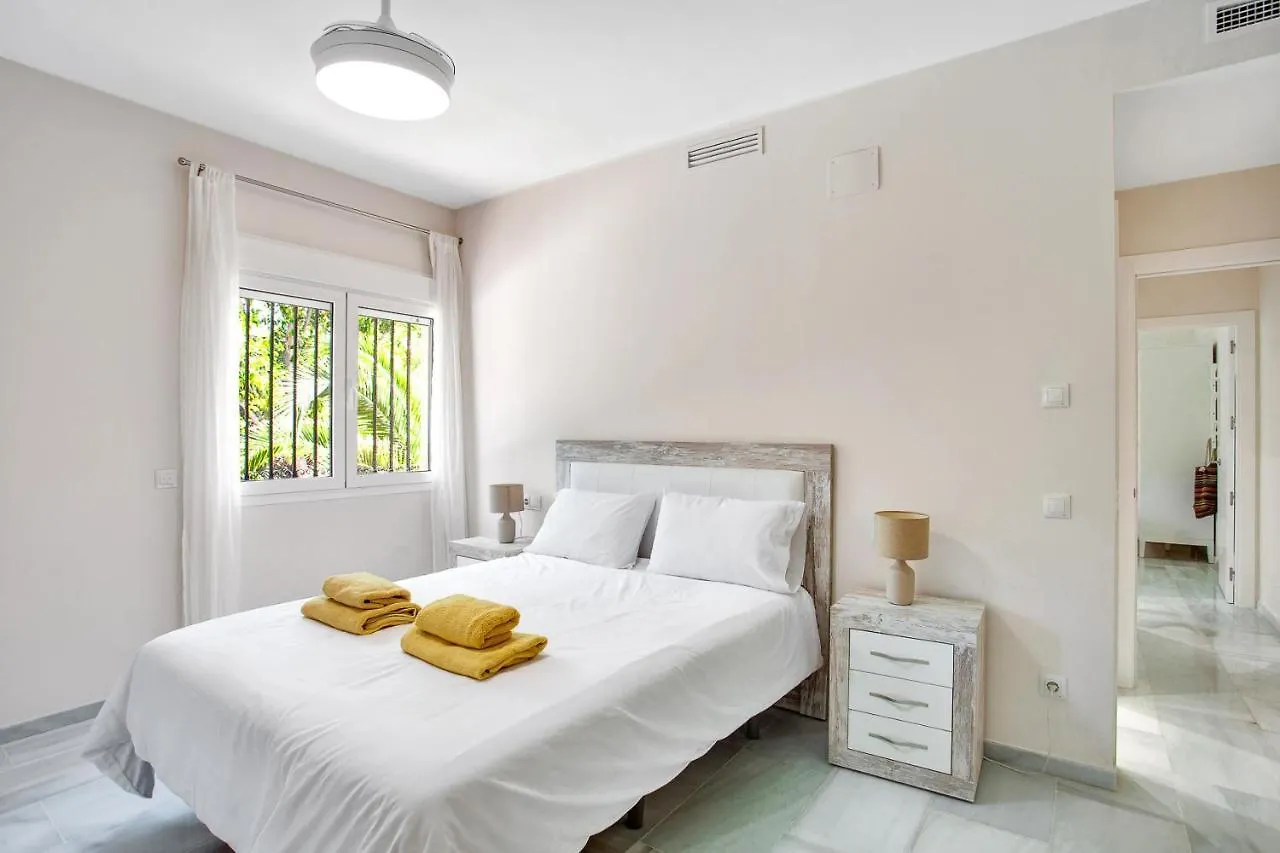 N07 Cabopino Lägenhet Marbella