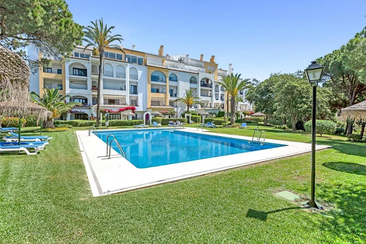 N07 Cabopino Lägenhet Marbella