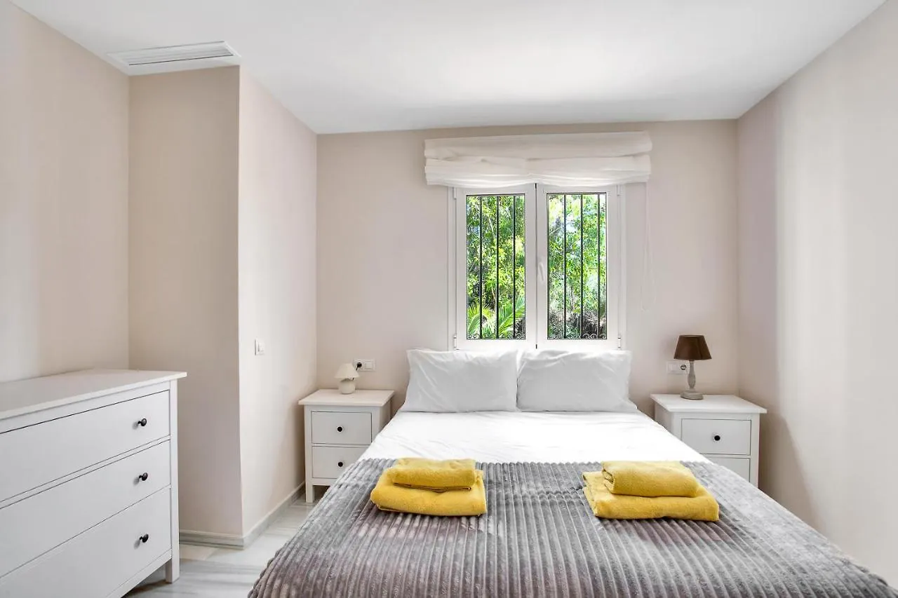 N07 Cabopino Lägenhet Marbella